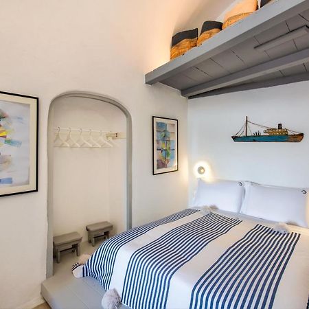 Villa De Profundis By Thireon à Oia  Extérieur photo