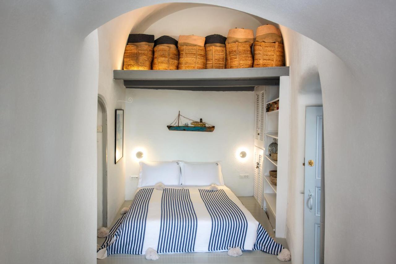 Villa De Profundis By Thireon à Oia  Extérieur photo