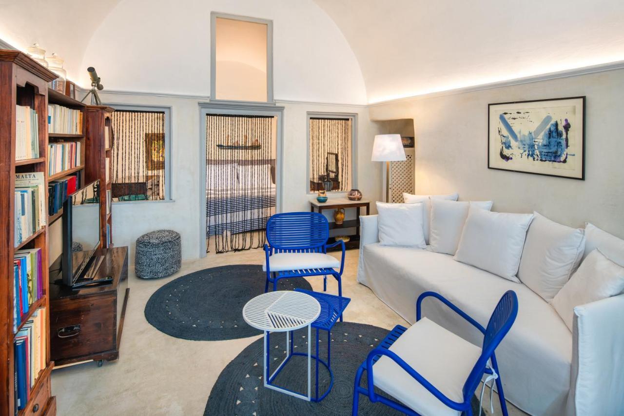 Villa De Profundis By Thireon à Oia  Extérieur photo